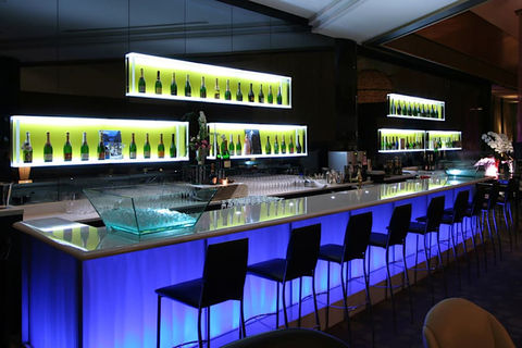 Barbeleuchtung mit Farbwechsel