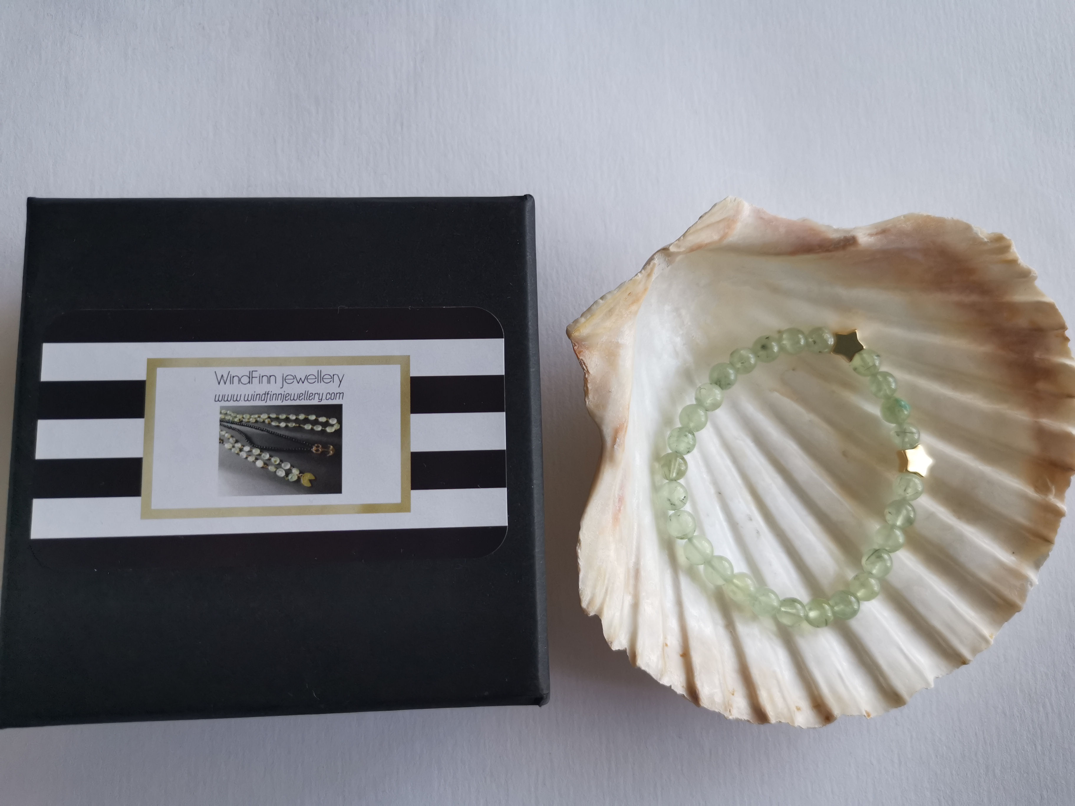 Groene prehniet sterarmband