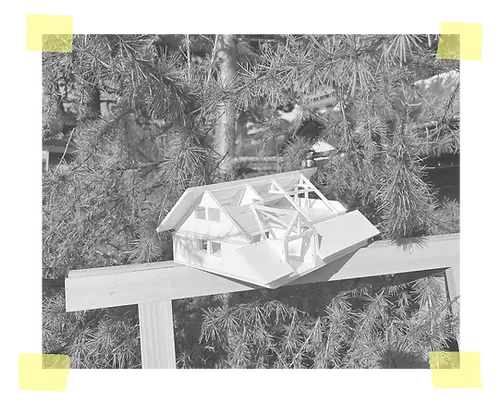 Arbeitsmodell für den Ausbau der Heubühne. Das Volumen der historischen Fleckenkonstrukion im OG wird einem neuen Zimmervolumen im DG gegenübergestellt. Dazwischen liegen die Wohnräume versetzt über die beiden Geschosse.