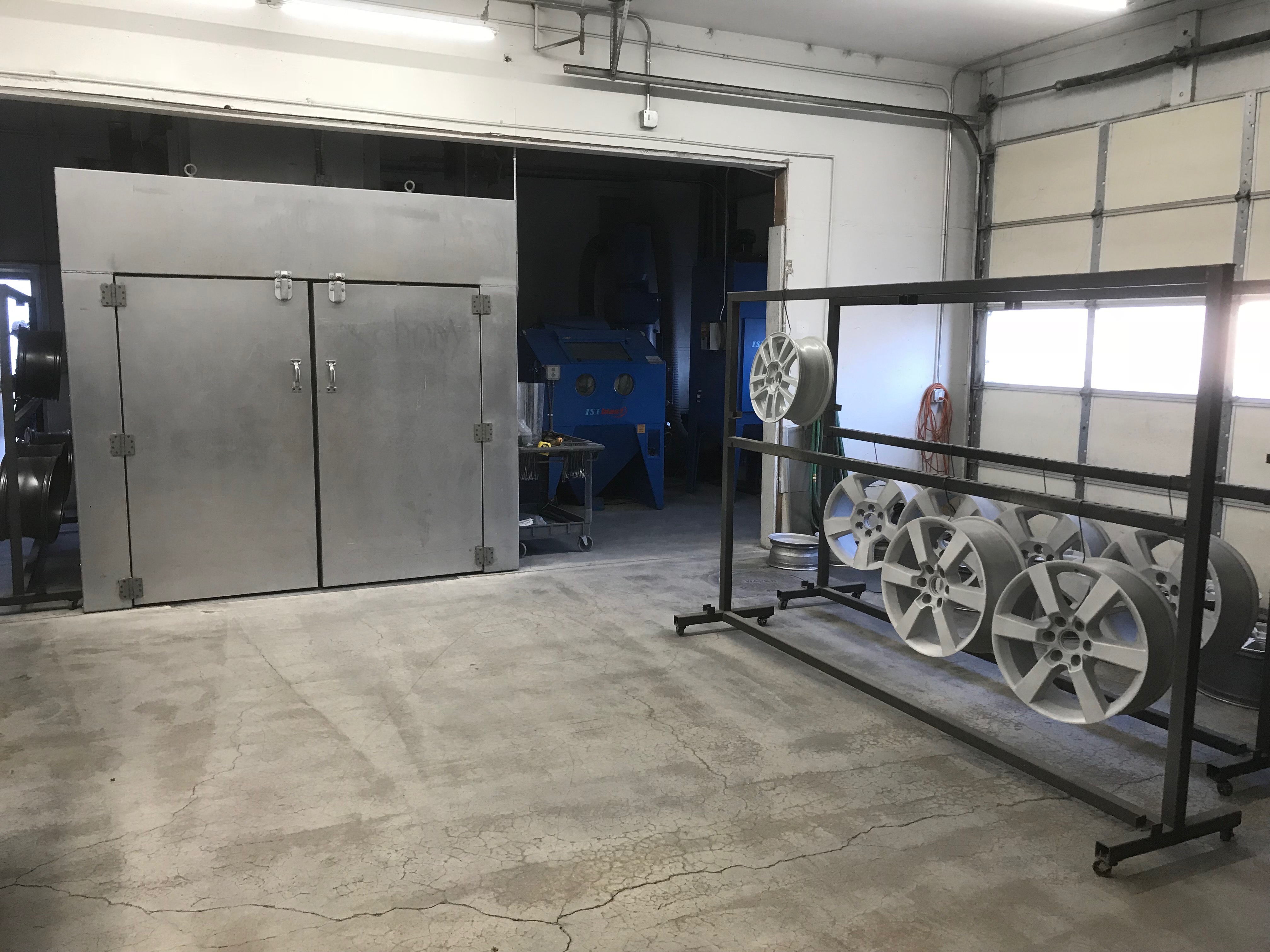 Hub Cap Annie and Wheel Boise, ID