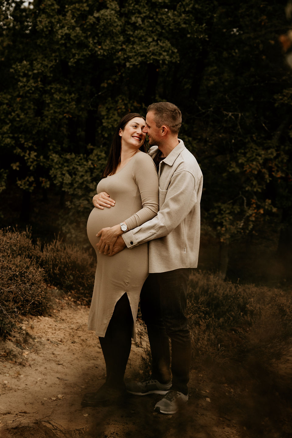 Babybauch Shooting in der Heide vor Hamburg Schwangerschaftsfotos