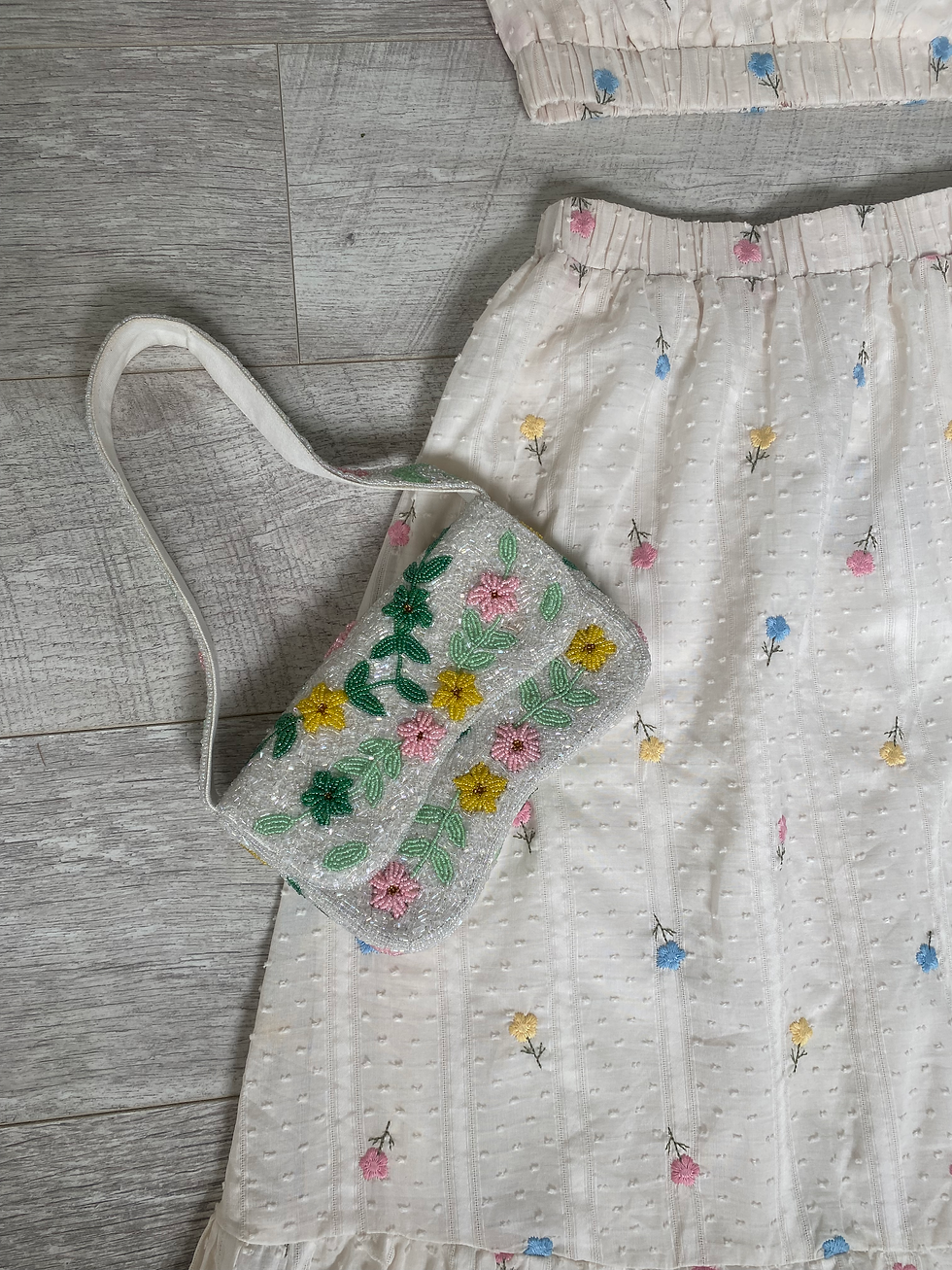 Thumbnail: Spring Flowers Double Sided Beaded Shoulder Bag
