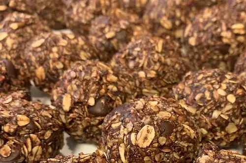 Peppermint Chocolate Energy Bites