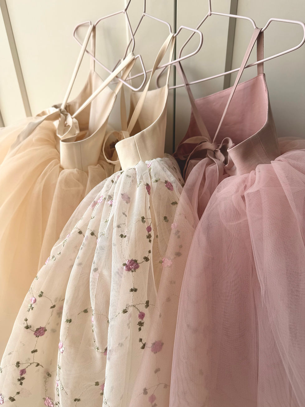 Miniaturbild: Vanilla Cloud Dress | Sukienka dla dziewczynki na wesele