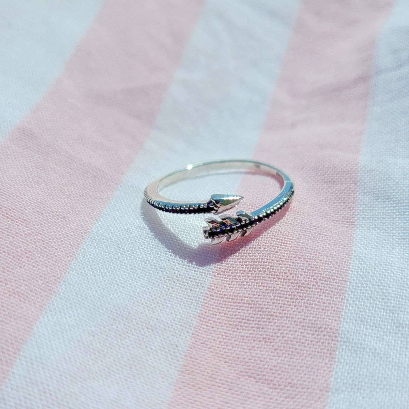 Arrow Shape Black Zircon Silver Ring