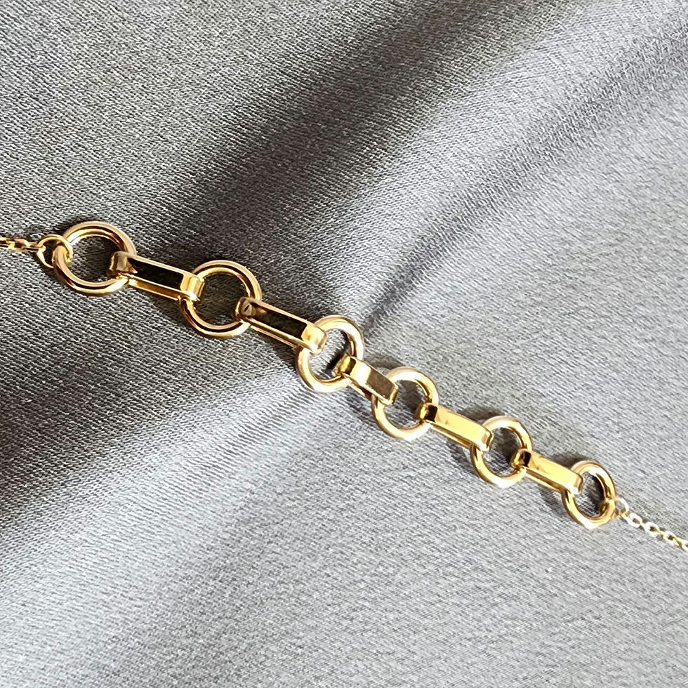الصورة المصغرة: 18 Karat Gold Irregular Geomatric Circles Shape Bracelet