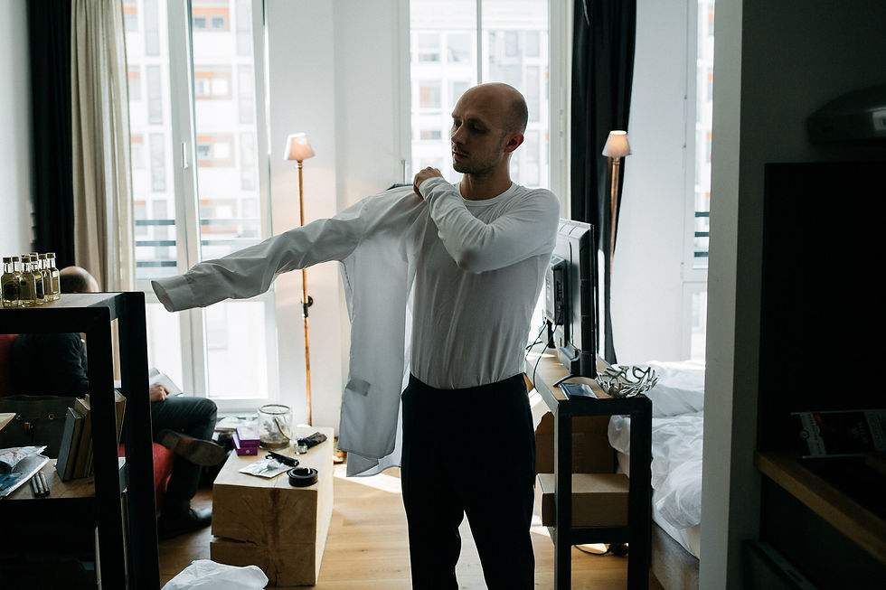 Hochzeit in Dresden - Getting Ready des Bräutigam im Lebendigen Haus