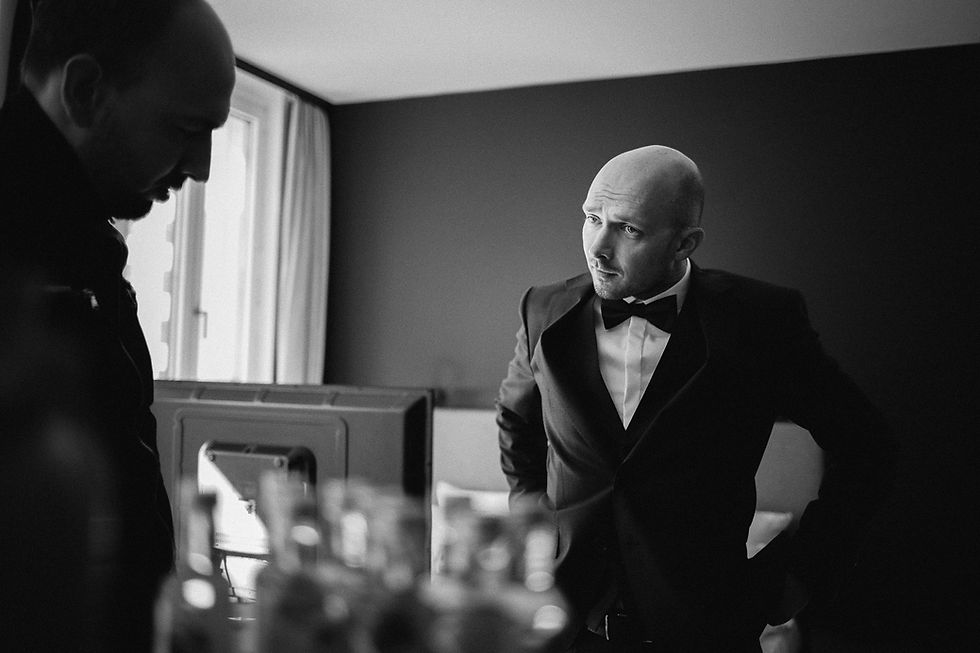 Hochzeit in Dresden - Getting Ready des Bräutigam im Lebendigen Haus