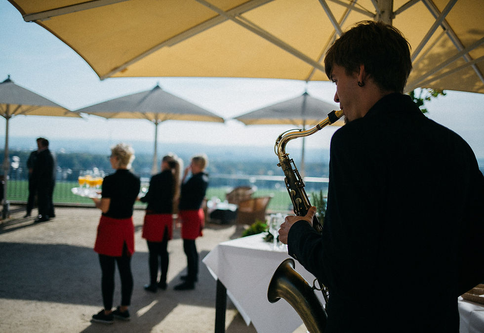 Hochzeit in Dresden - Sektempfang am Lingnerschloss