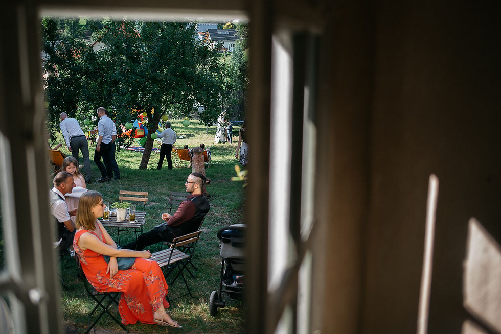 wedding photography Denkmal - und Kulturgästehaus "Zum Pfarrlehen" DIY gardenparty