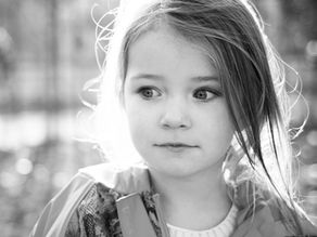 Kinderfotografie - Portrais von Mara & Selma im Lene-Voigt-Park Leipzig