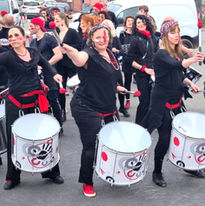 Les cortadors sont positionnés en demi cercle 