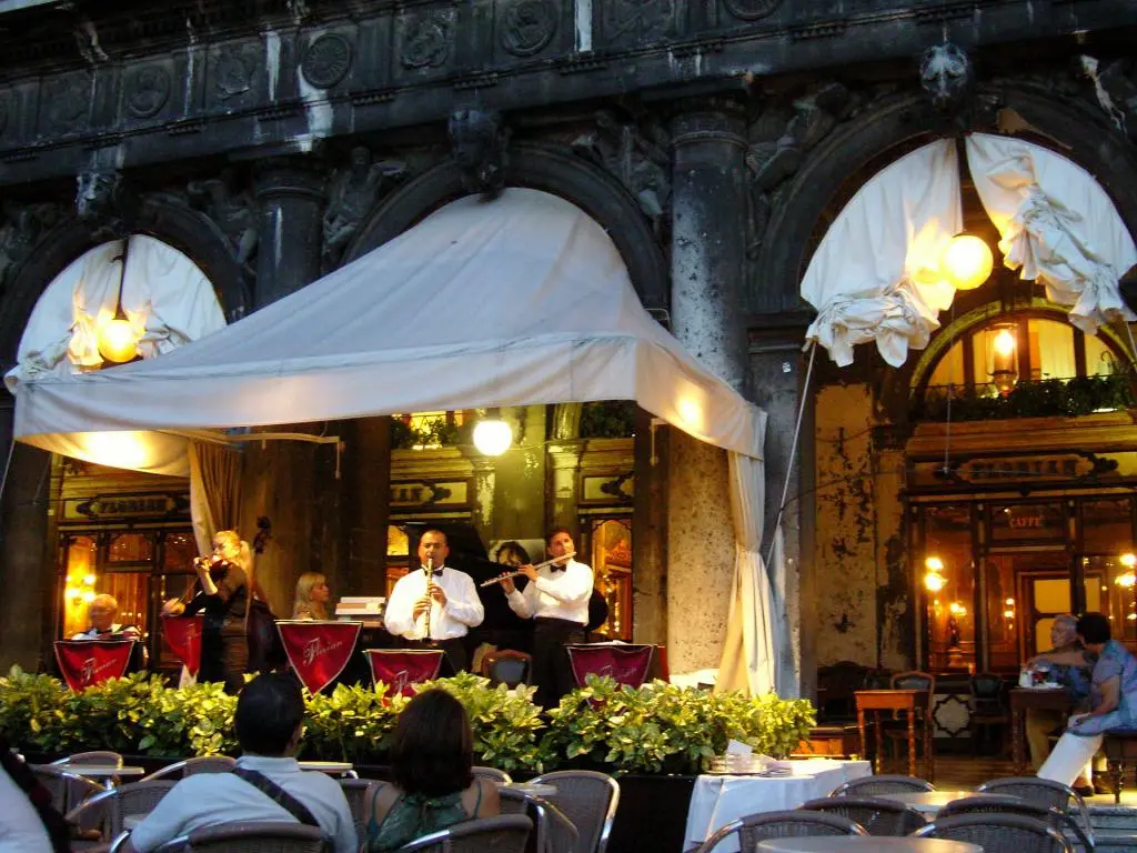 Cafe Florian evening entertainment.webp