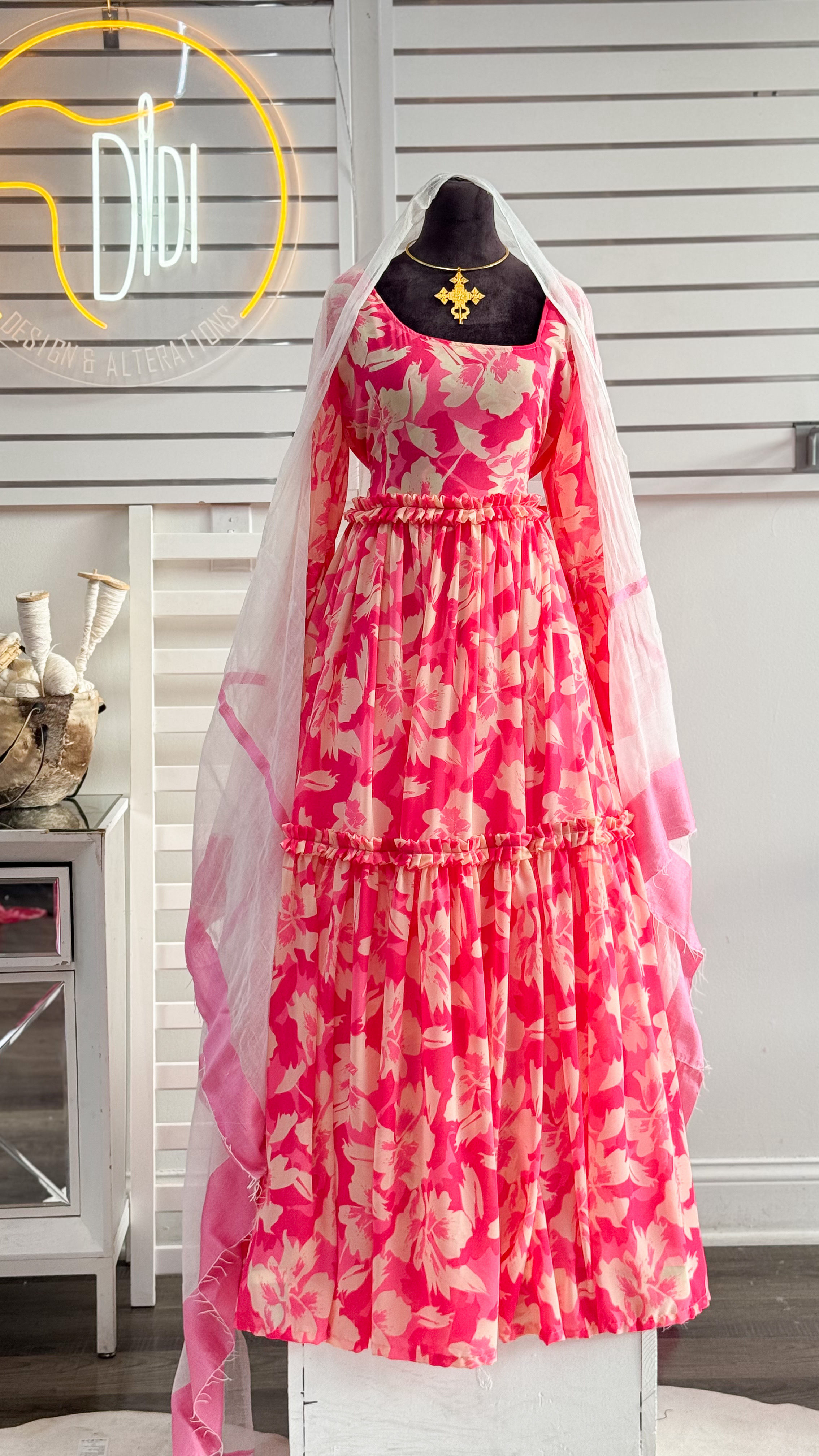 🌹✨ 𝐑𝐎𝐒𝐄 𝐆𝐀𝐑𝐃𝐄𝐍 𝐂𝐇𝐈𝐅𝐅𝐎𝐍 𝐌𝐀𝐗𝐈 𝐃𝐑𝐄𝐒𝐒 ✨🌹