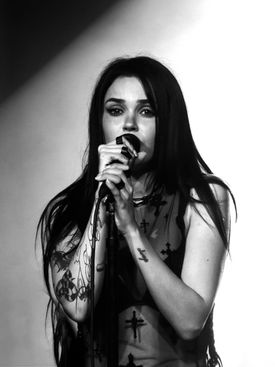 Maggie Lindemann Helps Us Feel Everything in Philadelphia