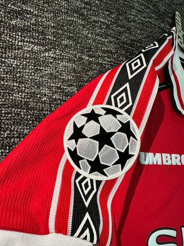 Manchester United 98/00 Özel Solskjaer Baskılı İç Saha Forması