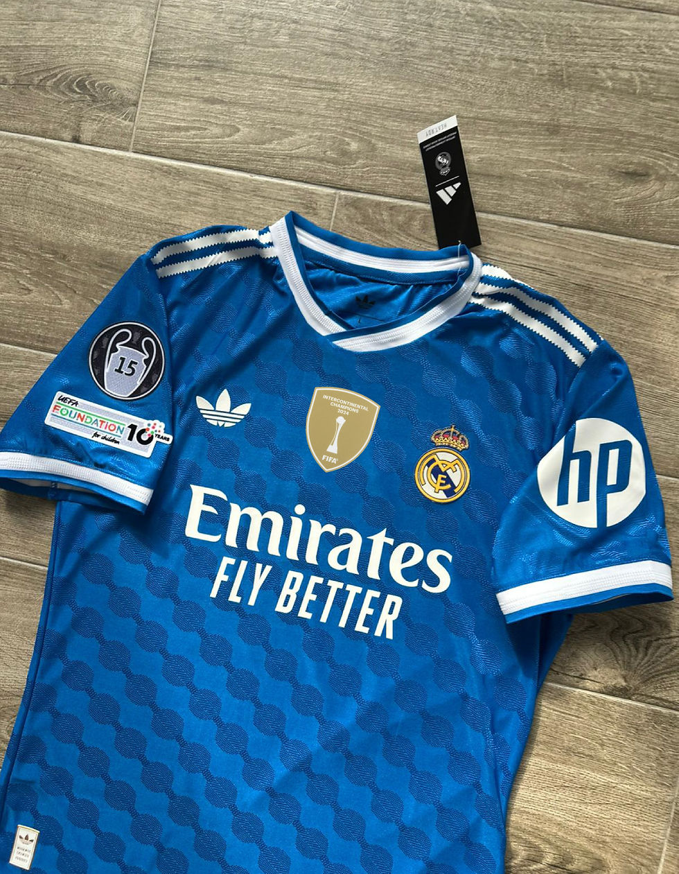 Küçük resim: Real Madrid 25/26 Alternatif Forması - Hemen Kargo Player Version