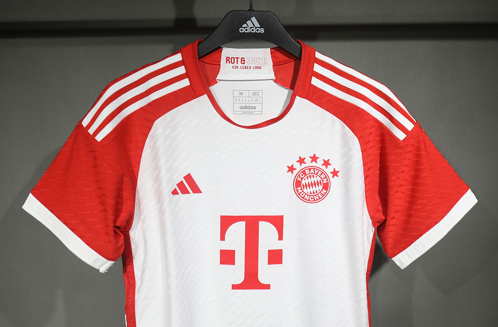 Küçük resim: Bayern Münih 23/24 İç Saha Forması