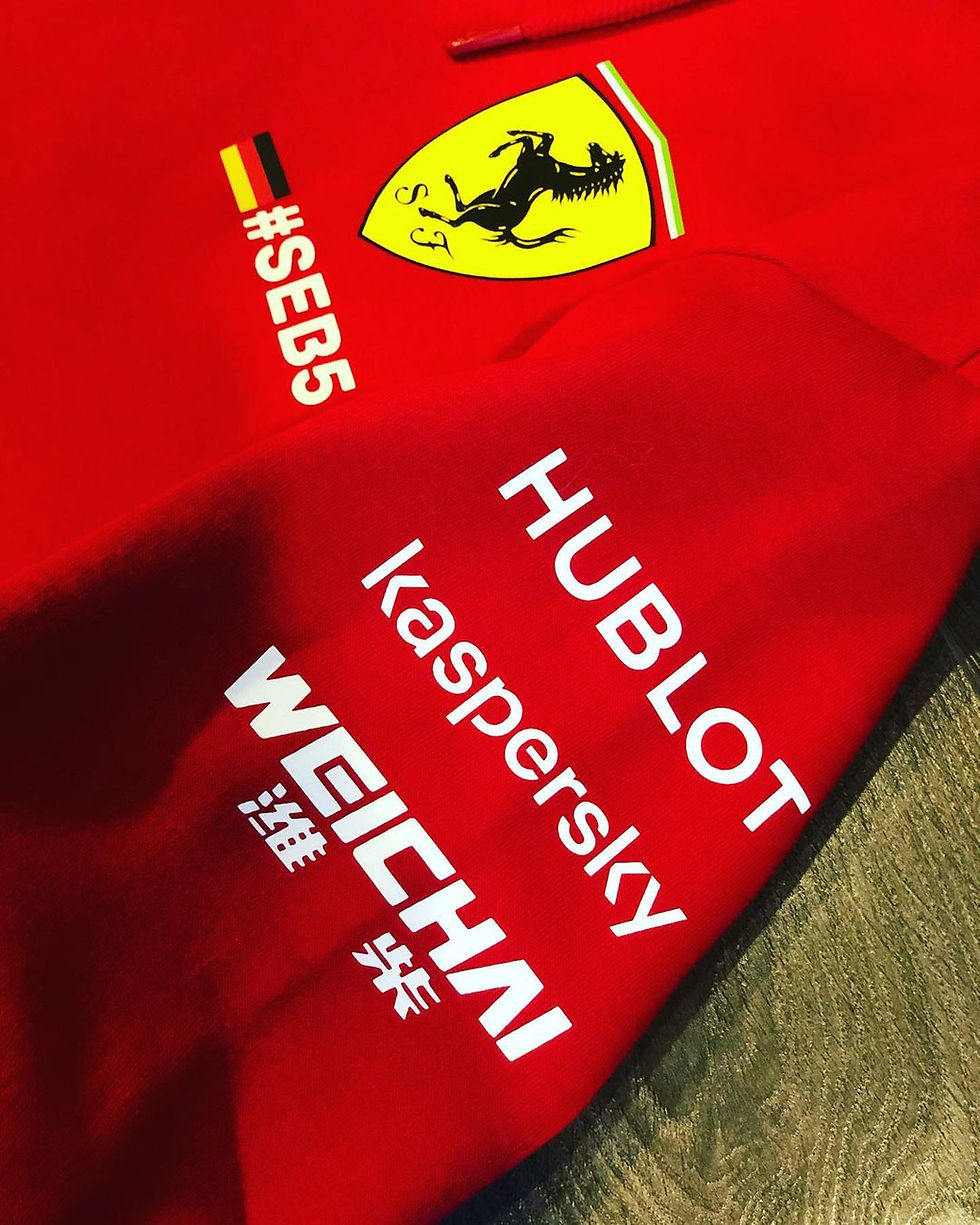 Küçük resim: Scuderia Ferrari F1 Team Hoodie