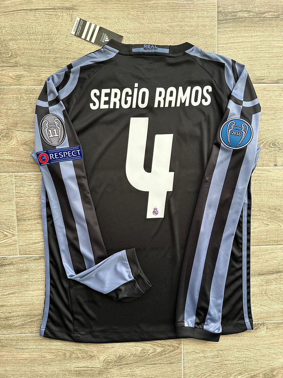 Küçük resim: Real Madrid 16/17 Sergio Ramos Alternatif Forması - Hemen Kargo