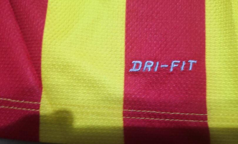 Küçük resim: Barcelona 13/14 Deplasman Forması