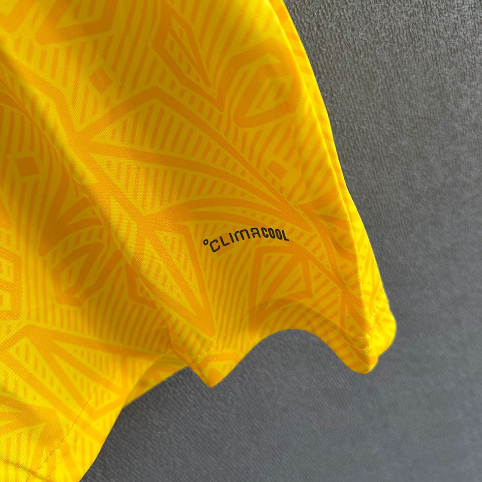 Küçük resim: Ukrayna 26/27 İç Saha Forması