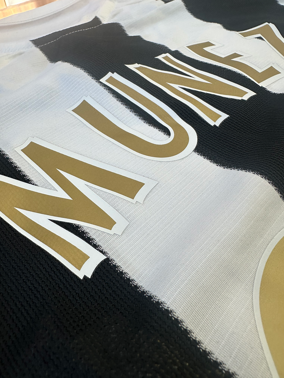 Küçük resim: Newcastle United 05/06 İç Saha Forması