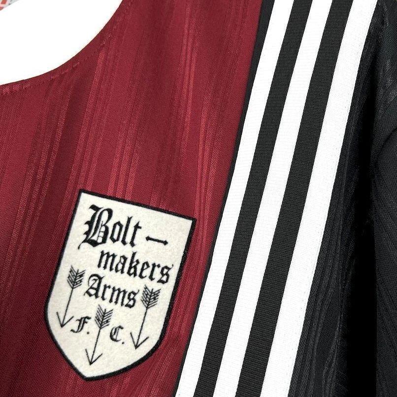 Küçük resim: Oasis Bolt Makers Arms Bordo Forması