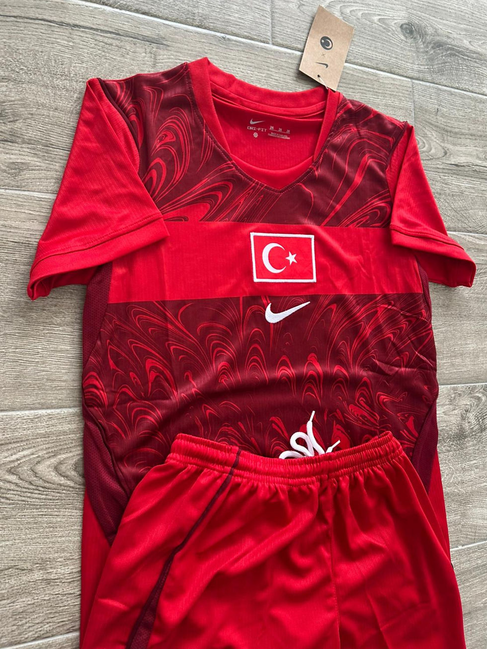 Küçük resim: Türkiye 26/27 Kırmızı Çocuk Forması + Şort - Hemen Kargo