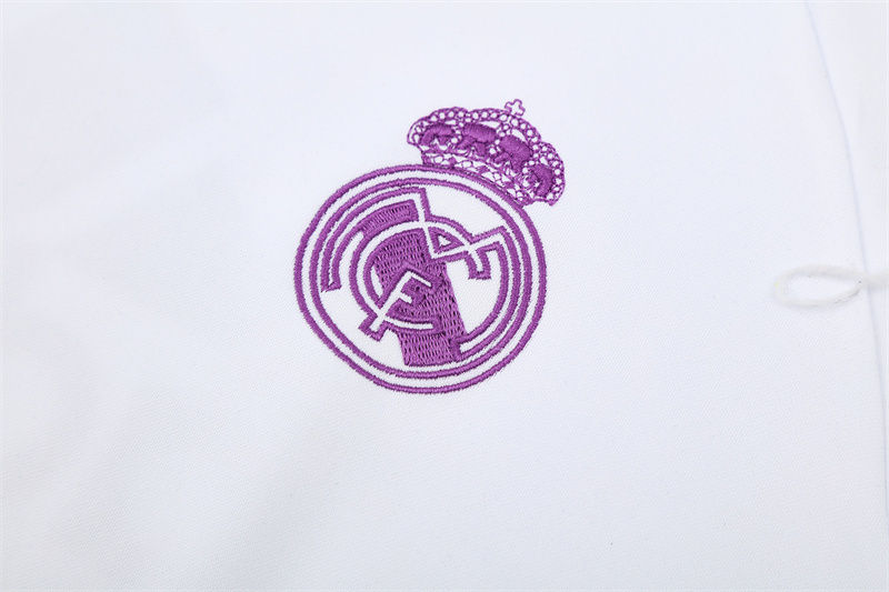 Küçük resim: Real Madrid 16/17 Beyaz Sweatshirt