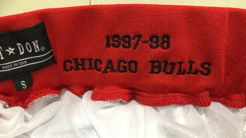 Küçük resim: Chicago Bulls Just Don Beyaz BULLS Şort