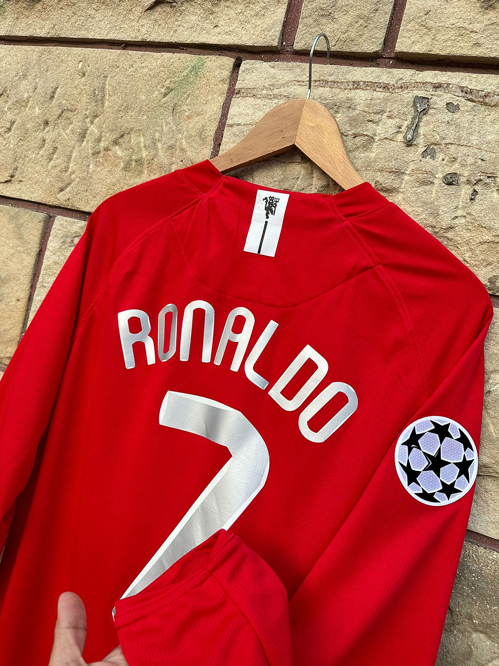 Küçük resim: Manchester United 2008 Şampiyonlar Ligi Final Forması #7 RONALDO - HEMEN KARGO