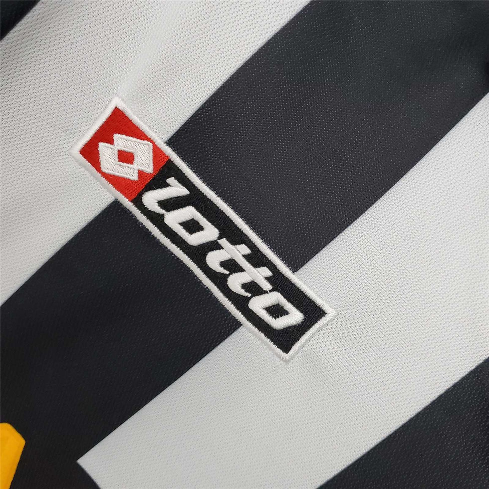 Küçük resim: Juventus 01/02 İç Saha Forması