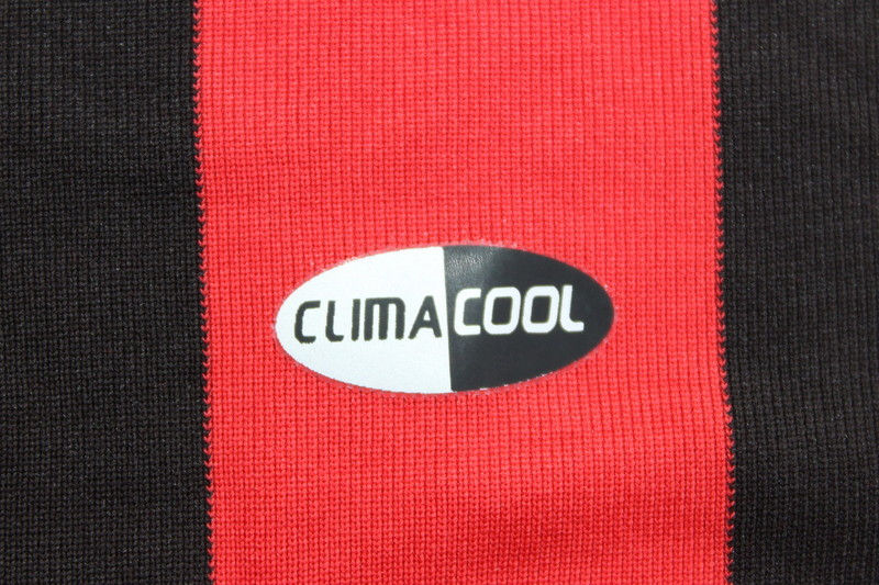 Küçük resim: AC Milan 08/09 İç Saha Forması