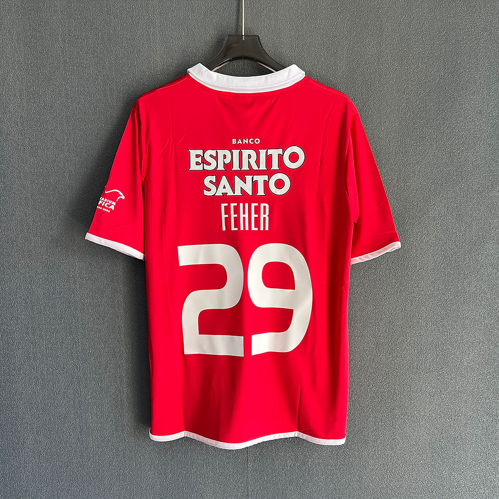 Küçük resim: Benfica 04/05 İç Saha Forması