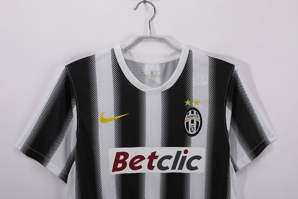 Küçük resim: Juventus 11/12 İç Saha Forması