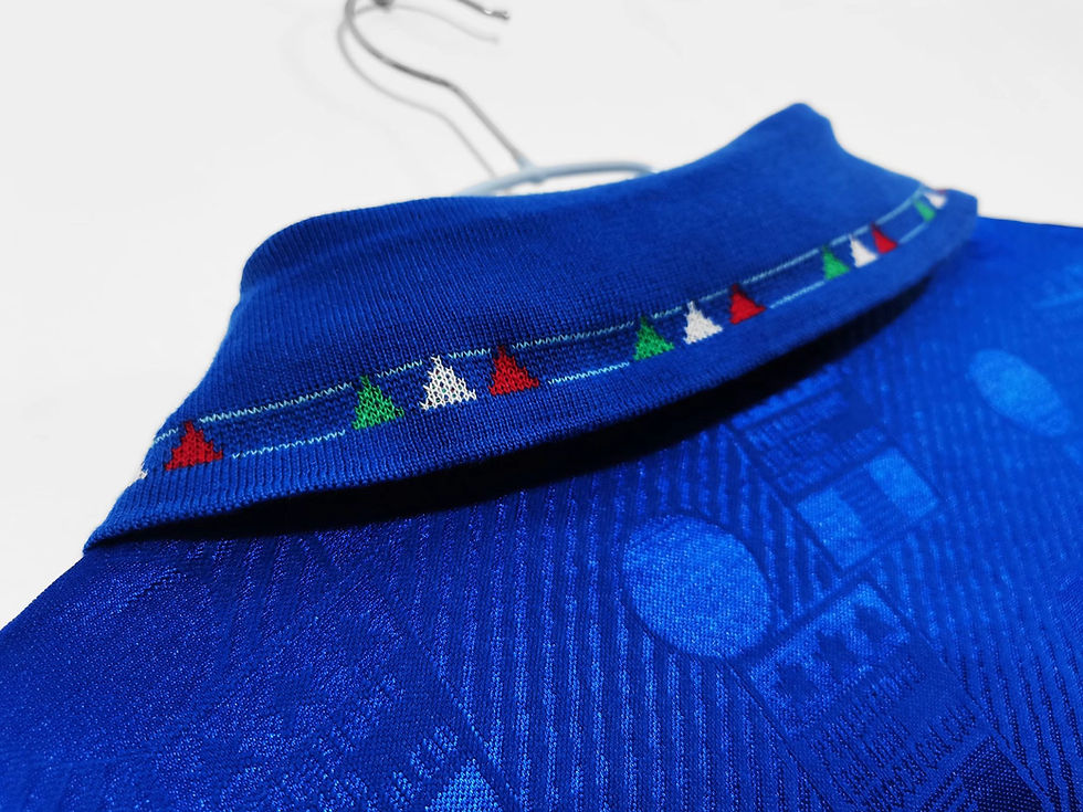 Küçük resim: İtalya 1994 Roberto Baggio İç Saha Forması - Hemen Kargo