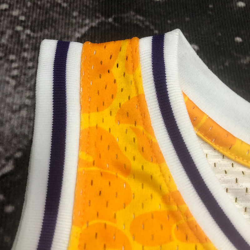 Küçük resim: Los Angeles Lakers x BAPE Forması