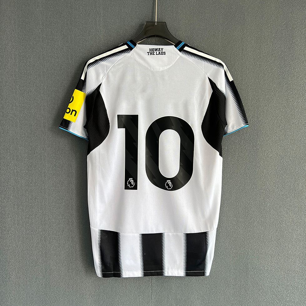 Küçük resim: Newcastle United 25/26 İç Saha Forması