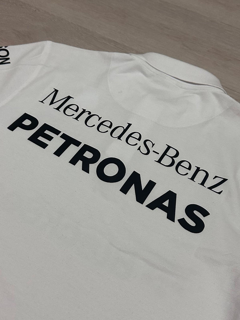 Küçük resim: Nico Rosberg x Mercedes AMG F1 Team Suit Polo Tshirt - HEMEN KARGO