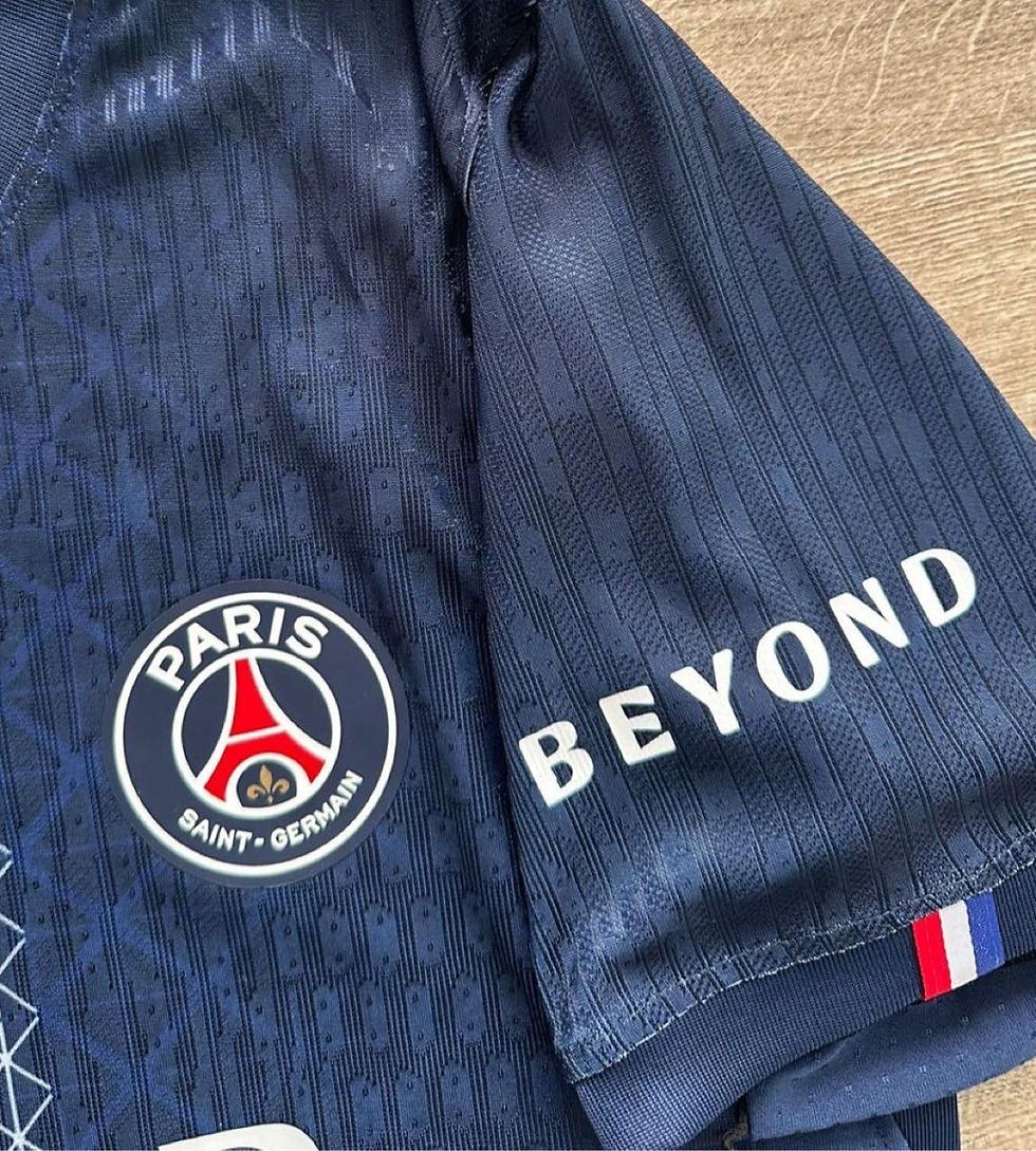 Küçük resim: PSG 25/26 İç Saha Forması - Hemen Kargo Player Version