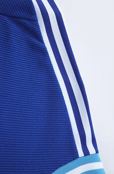 Küçük resim: Arjantin 22/23 İkon Forması