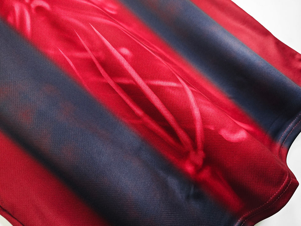 Küçük resim: Barcelona 00/001 Travis Scott Retro Forması