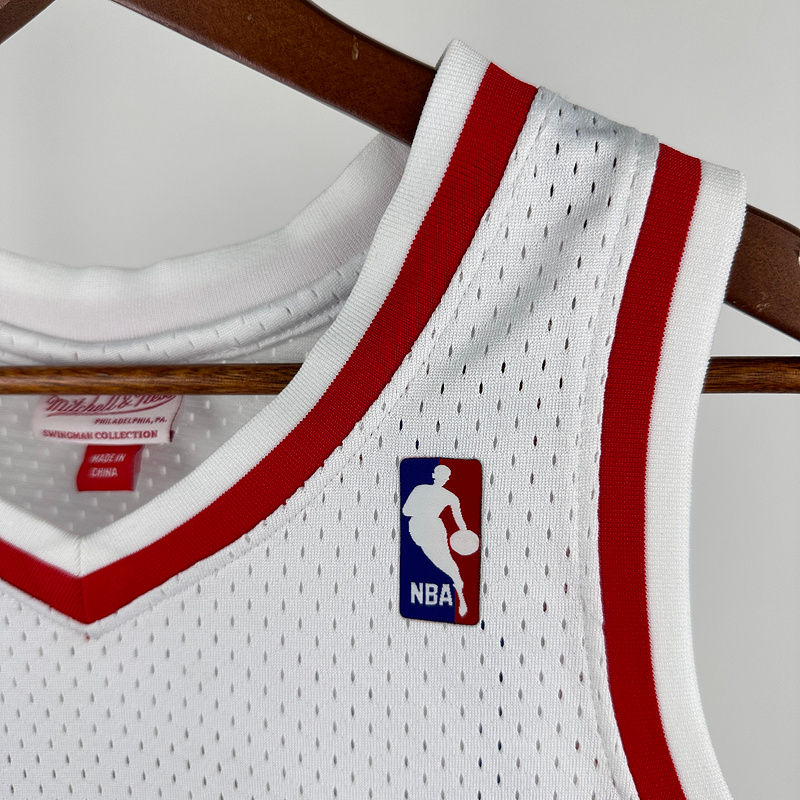 Küçük resim: Philadelphia 76ers 96/97 Beyaz Allen Iverson Forması