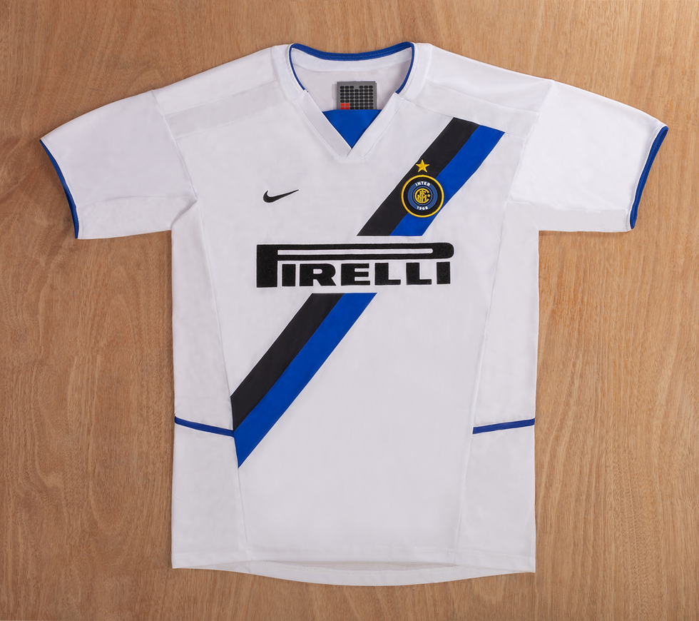 Küçük resim: Inter 02/03 Emre Belözoğlu Deplasman Forması