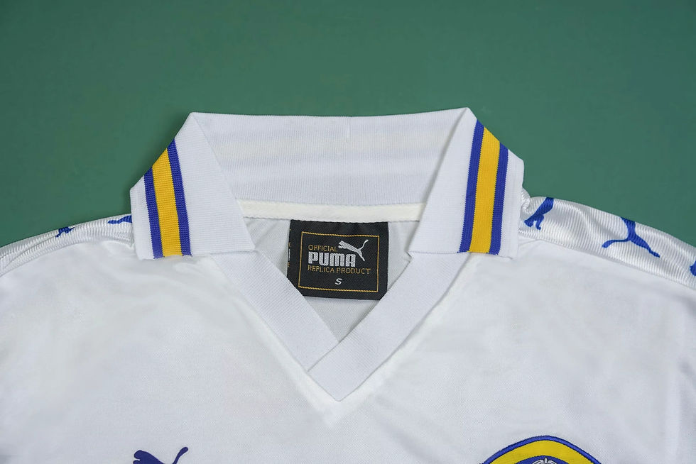 Küçük resim: Leeds United 98/99 İç Saha Forması
