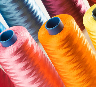 Kolorowe nici do szycia