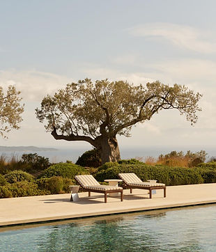 Exclusive and tailored travel arrangements by La Conciergerie d'Elite: bespoke luxury itineraries.