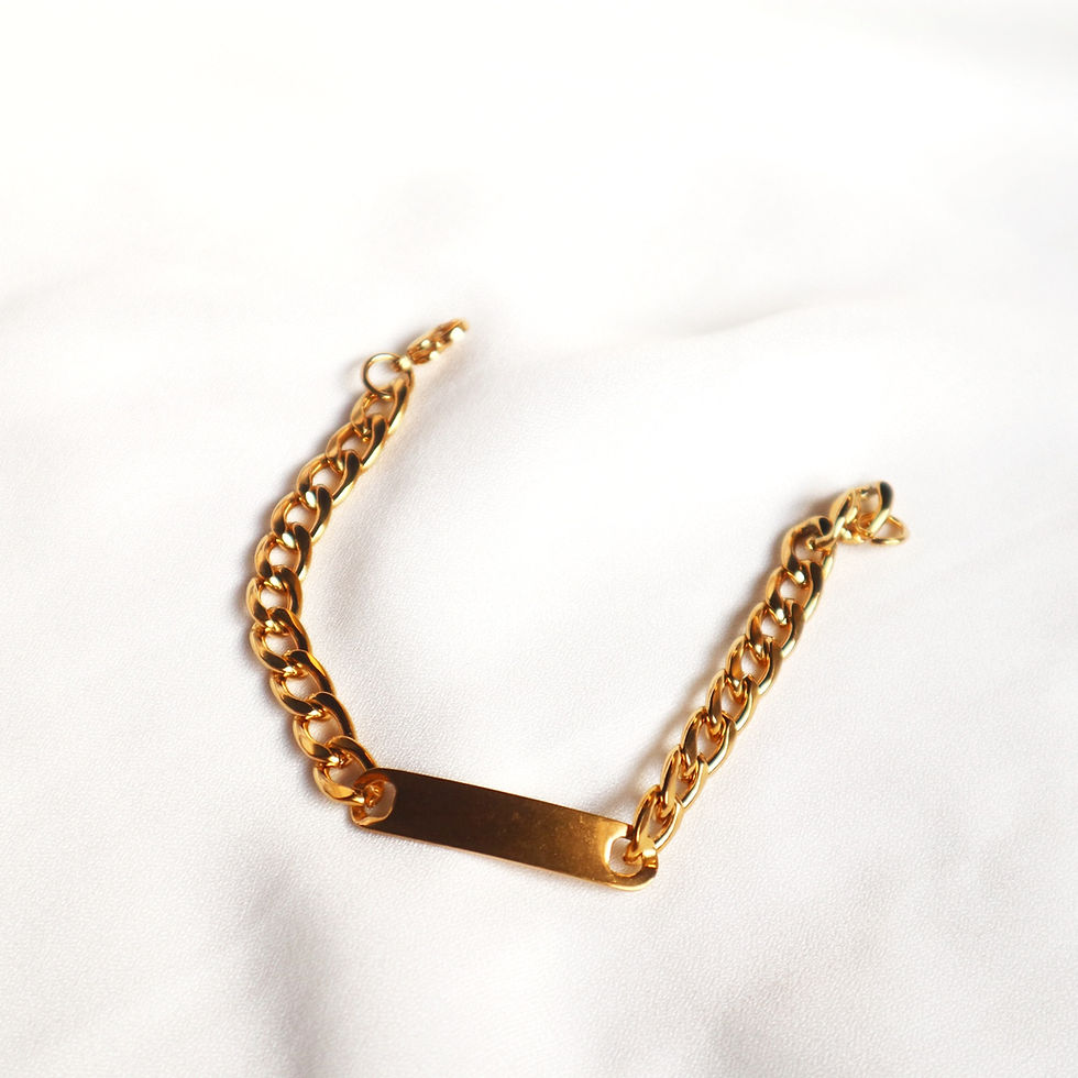 Thumbnail: Personalized ID Bracelet in Chunky Cuban Chain