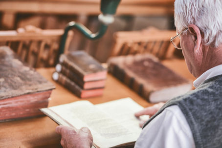 Comment conserver et entretenir un livre ancien ?